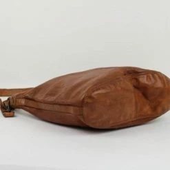 Beste Verkoop โจ Coupon ๐ Bear Design Tess Leren Hobotas / Schoudertas - Cognac โค๏ธ โจ 21 Beste Verkoop โจ Coupon ๐ Bear Design Tess Leren Hobotas / Schoudertas - Cognac โค๏ธ โจ -Tassen-dames Verkoop 550x366 15