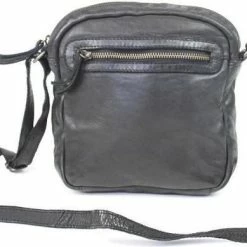 Korting ๐ Korting ๐ Bear Design Crossbodytas Cow Lavato Leer - Zwart ๐ โจ 35 Korting ๐ Korting ๐ Bear Design Crossbodytas Cow Lavato Leer - Zwart ๐ โจ -Tassen-dames Verkoop 550x389