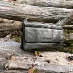 Gloednieuw 🔥 Promo 🔔 Lundholm Schoudertas Dames Top Kwaliteit Leer Olijf Groen - Schoudertasje Dames Klein Crossbody Tas | Cadeau Voor Vriendin Tip | Scandinavisch Design - Lundholm Myrdal Serie 🎉 🌟 -Tassen-dames Verkoop 550x410 3