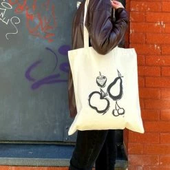 Coupon 🎁 Korting 🔔 Sayyara Tote Bag - Katoenen Tas - Schoudertas - Handtas - Canvas - Biologisch Katoen - Milieuvriendelijk - "Four Fruits" - Dames - Heren - Naturel ❤️ 🛒 -Tassen-dames Verkoop 550x427 1