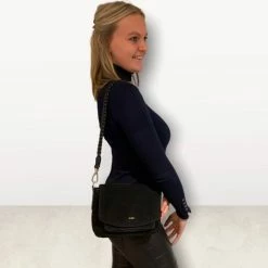 Beste deal 👏 Beste Verkoop 🔥 DSTRCT Kleine Schoudertas / Crossbody Tas Dames - Leer - Portland Road - Zwart ✨ 😉 -Tassen-dames Verkoop 550x539 1