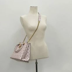 Hete verkoop 😀 Promo 🔥 Guess Medium Schoudertas / Crossbody Tas Dames - Centre Stage - Wit 😀 😀 -Tassen-dames Verkoop 550x550 22