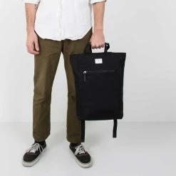 Beste recensies van 🌟 Goedkoop 🔔 Sandqvist Tony Black Duurzame Rugzak - Zwart Canvas 13 Liter ⭐ 💯 -Tassen-dames Verkoop 550x550 655