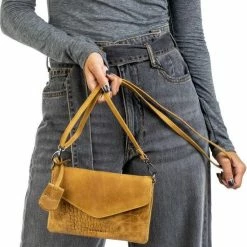 Aanbiedingen π Kopen π BURKELY Croco Cody Crossover S Crossbodytas - Geel β π 12 Aanbiedingen π Kopen π BURKELY Croco Cody Crossover S Crossbodytas - Geel β π -Tassen-dames Verkoop 550x787 4