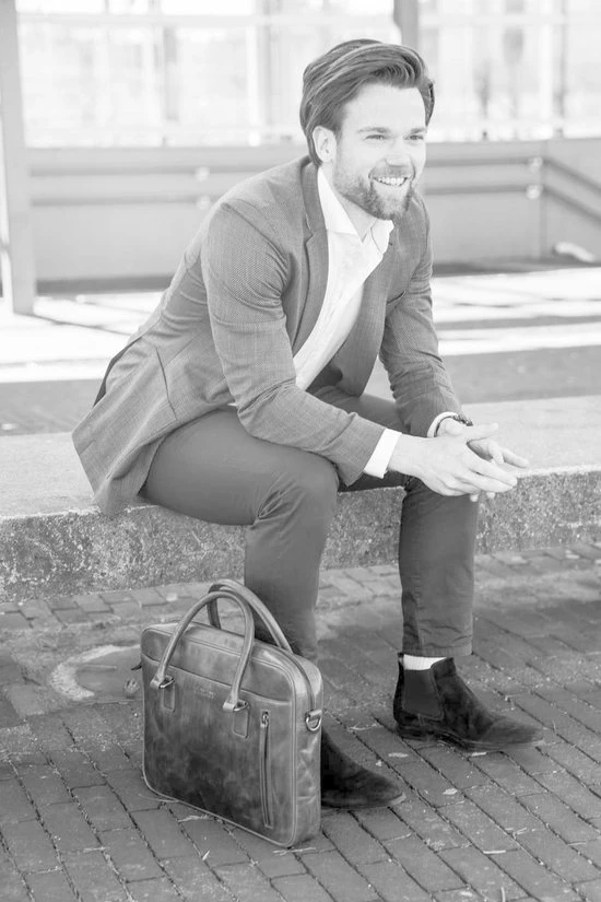 Goedkoop ๐ Beste recensies van ๐ DSTRCT Premium Collection Leren Business Laptoptas - 14 Inch Laptopvak Met Rits - Inclusief Onderhouspakket - Zwart ๐ฅ โ๏ธ 9 Goedkoop ๐ Beste recensies van ๐ DSTRCT Premium Collection Leren Business Laptoptas - 14 Inch Laptopvak Met Rits - Inclusief Onderhouspakket - Zwart ๐ฅ โ๏ธ - Afbeelding 9