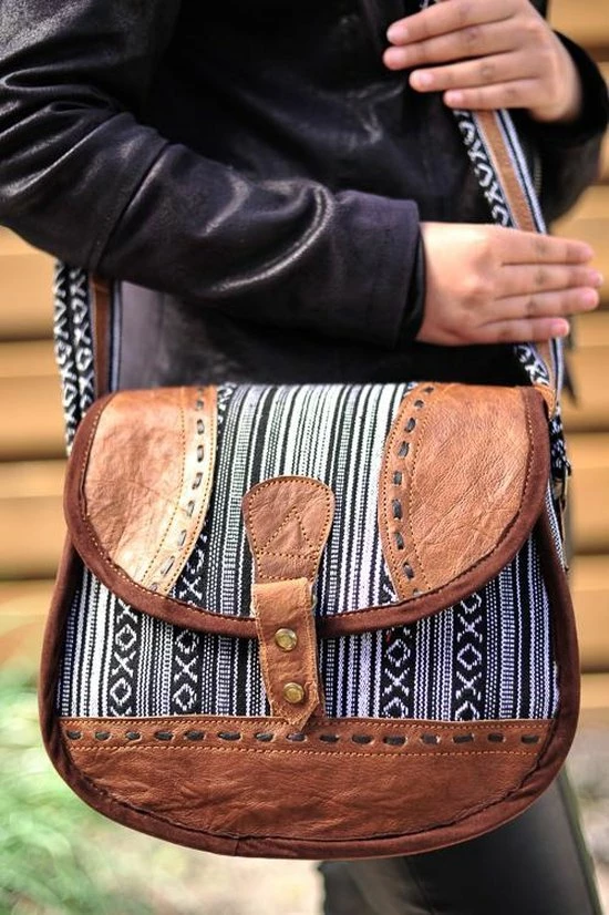 Gloednieuw π Beste recensies van π Crea-Nepal Schoudertas Lakshmi, Katoen Met Leer, Kleur Kalo β π 1 Gloednieuw π Beste recensies van π Crea-Nepal Schoudertas Lakshmi, Katoen Met Leer, Kleur Kalo β π